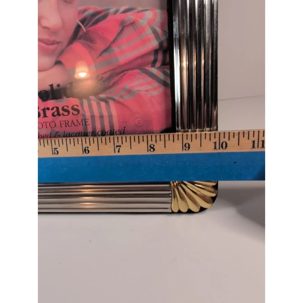 The Unbranded Brand picture frame